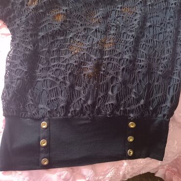 Dəstlər, kostyumlar: Gôy atlas kostyum 120 manata alinib 60 manata satilir. Cemi 1 defe — 7