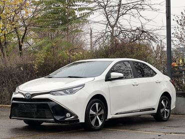Toyota: Toyota Corolla: 2019 г., 1.8 л, Вариатор, Гибрид, Седан — 2