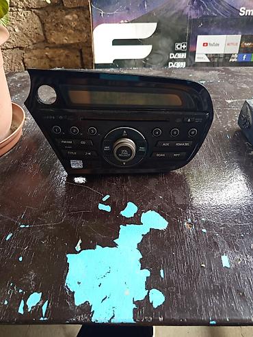Honda avtomobil maqnitofonu (orijinal OEM panel) Xüsusiyyətlər: - RDS