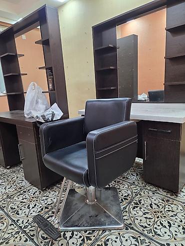 ucuz mebil: Salon üçün vizaj/berber masası və kreslo dəsti - Tünd ağac rəngində — 3