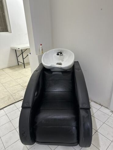 Salon, tibbi mebel dəsti: Gözəllik salonu üçün mebel dəsti hamısı birlikde tek tekde satılır — 12