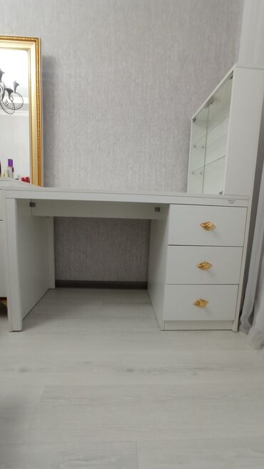 Salon, tibbi mebel dəsti: Yenidir istifadə olunmayıb