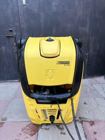 Kənd təssərüfatı avadanlığı: Karcher K 3.96 modeli üçün nəzərdə tutulmuş təzyiqli yuyucu. Bu, evdə