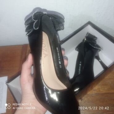 женская обувь 42 размер: Туфли 36, цвет - Черный
