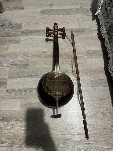 ako: Kamança – milli simli-yaylı musiqi aləti Xüsusiyyətlər: - Klassik — 4
