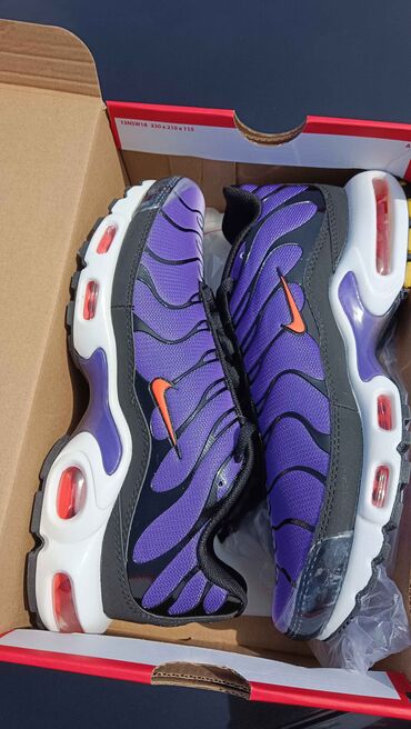 ivet rs obuca patike: Nike TN Voltage Purple

Brojevi 41-46