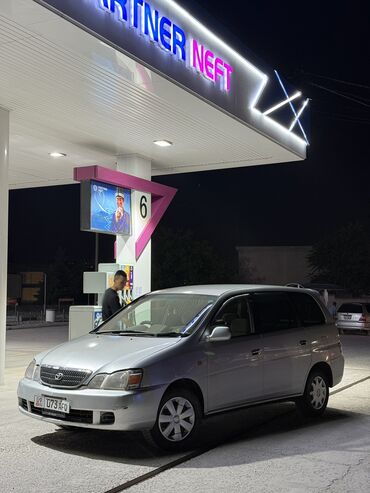 runx alex: Toyota Gaia: 2002 г., 2 л, Автомат, Бензин, Вэн/Минивэн