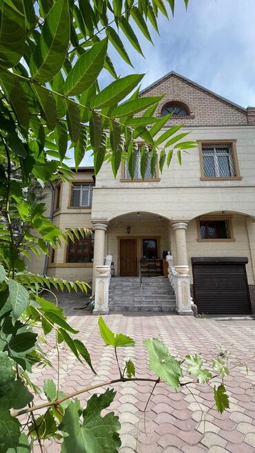 долгосрочная аренда домов в алматы без посредников: 500 м², 7 комнат, Утепленный, Балкон застеклен, Кондиционер
