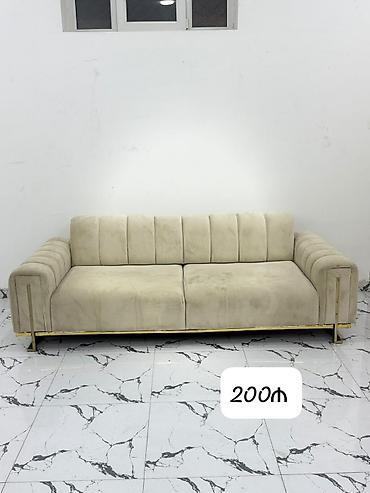 Divan 200₼.kürək hissəsi açılır,bazası yoxdur. Ünvan Savalan
Nika
