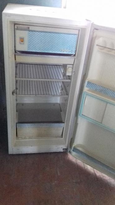 Mətbəx üçün kiçik ölçülü soyuducu. Xüsusiyyətlər: - Yuxarıda ayrıca
