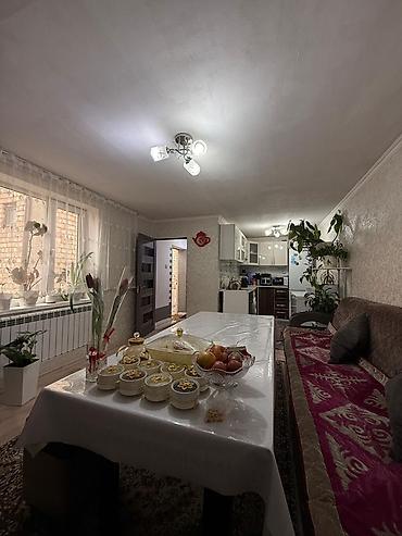 Продажа коттеджей и домов: Продаётся двухэтажный кирпичный дом с участком и хозяйственными — 8