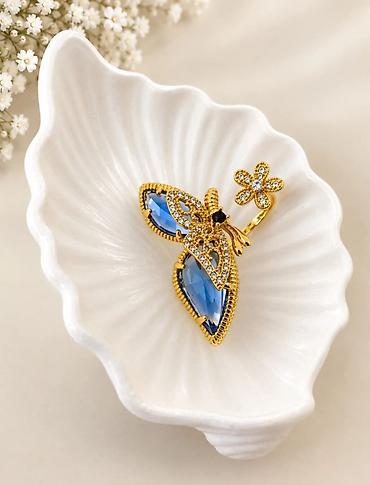 aksa: ✨ Prsten koji osvaja na prvi pogled! 🦋💙 — 2