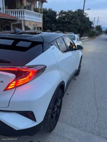 Toyota: Toyota C-HR: 1.8 l. | 2019 έ. SUV/4x4 — 5