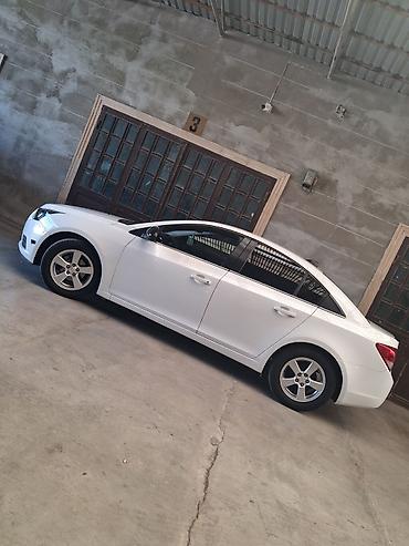 ford fusion ölüxanası: Chevrolet Cruze: 1.4 l | 2014 il Sedan — 10