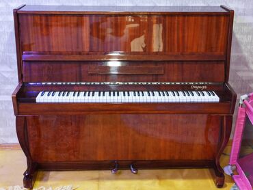kohne suraxanida torpaq satilir: Piano, Akustik, İşlənmiş, Ünvandan götürmə