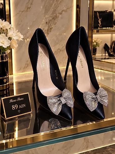 Tuflilər: Qara satən qadın tuflisi – Rose Shoes - Klassik sivri burun dizaynı - — 1