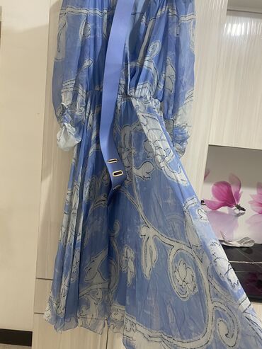 голубое платья: Вечернее платье, С рукавами, M (EU 38)