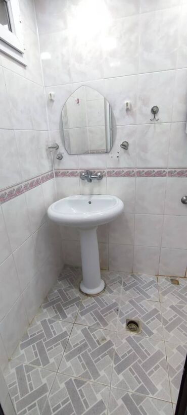 Uzunmüddətli kirayə mənzillər: Nərimanov rayonu Nərimanov metrosunun yaxınlığında köhnə tikili — 11