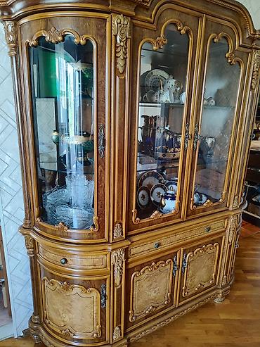 dolab skaf: Klassik üslubda vitrinalı bufet - Material: təbii ağac (şpon və oyma — 3