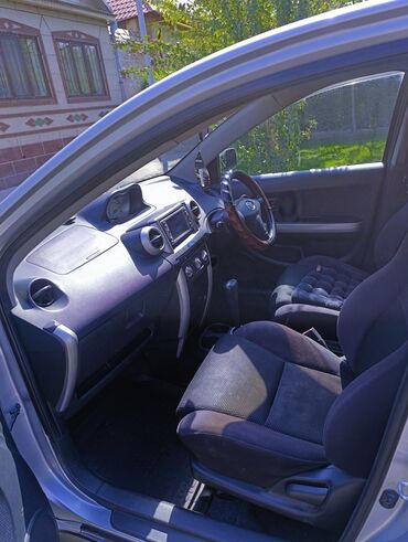 как можно купить машину в рассрочку: Toyota ist: 2003 г., 1.3 л, Автомат, Бензин, Хэтчбэк