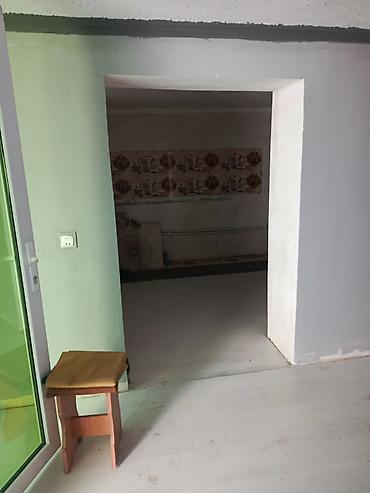 Kommersiya daşınmaz əmlakı: Ev öz evimdi. hər şəraiti var. yuxarda iki otağ sanizel kuxna var — 4