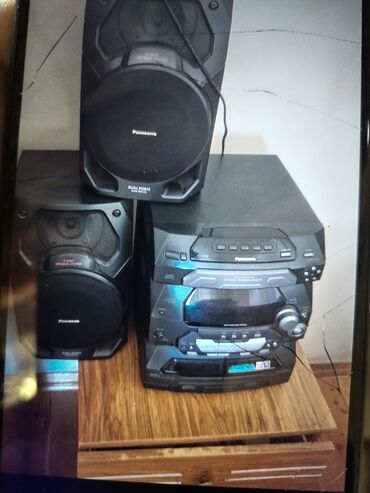 Digər auditexnika: Panasonic markasına aid bu stereo sistem, güclü səs təcrübəsi təqdim