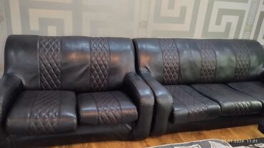 продать диван бу: Прямой диван, цвет - Черный, Б/у