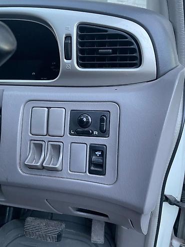 Nissan: Nissan Liberty: 2000 г., 2 л, Вариатор, Бензин, Универсал — 8