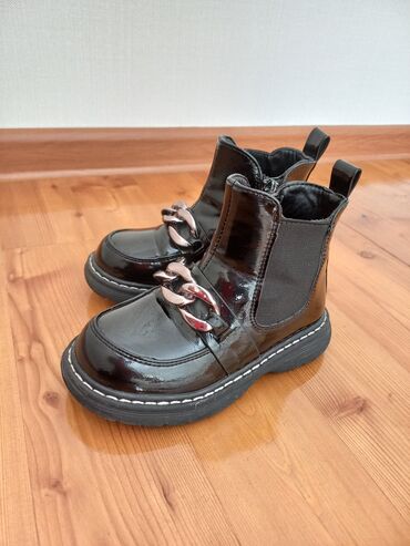 detskaya ortopedicheskaya obuv: Продаются детские ботинки демиб/у в отличном состоянии. Размер 25