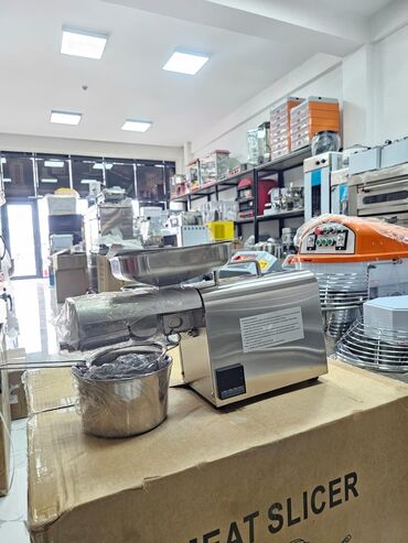 Hazır biznes: Yağ sıxan aparat 1250W gücündə toxum məhsulların təmiz halda yağın