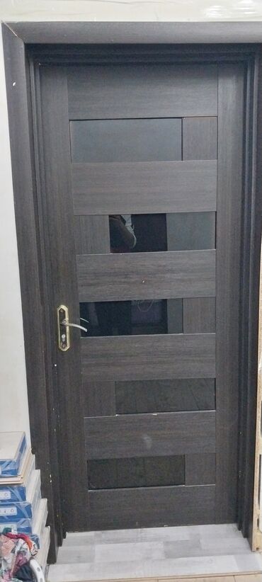seyf qapı üzlükləri: Qapilar muxtelif olculerdedi lakli qapilar 97 .215. 3eded qara qapilar