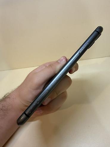 Apple iPhone: IPhone 11, Qara, Face ID — 6