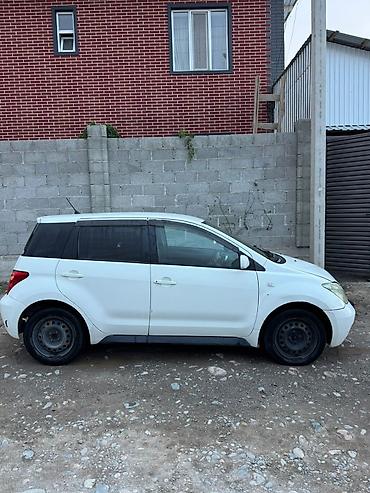 transporter multivan: Компактный 5‑дверный хэтчбек (правый руль), белый цвет кузова — 3
