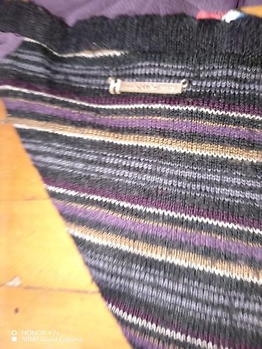 ljubicaste stvari: Ženska majica dugih rukava, veličina M. Model sa V-izrezom i patchwork — 5