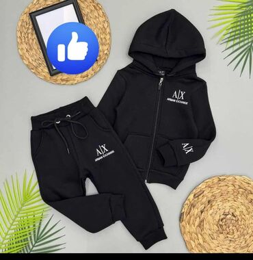 Gornji i donji deo: Ženske trenerke 
S-2xl
4.500 din — 9