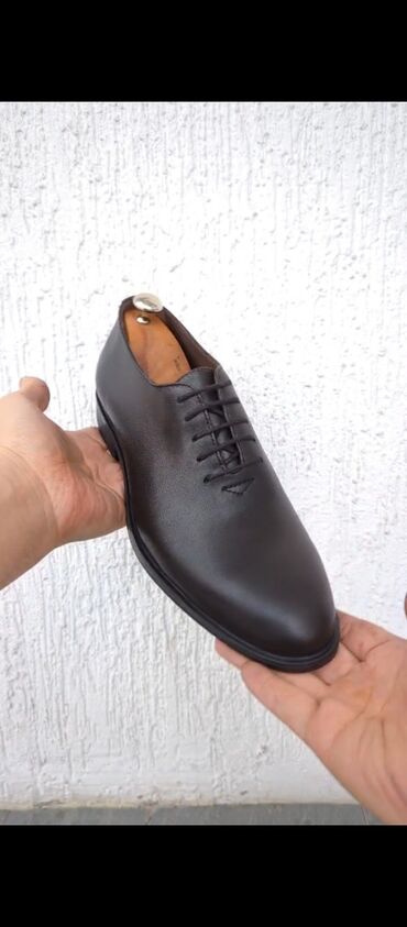 спартивная обувь: Кожаные от 39 по 44 размер коричневые и черные