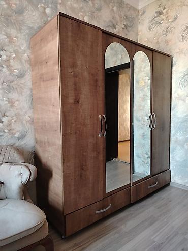 Geniş həcmli 4 qapılı paltar dolabı - Material: ağac teksturalı lalafo.az -da Geniş həcmli 4 qapılı paltar dolabı - Material: ağac teksturalı