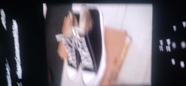 Women's Sneakers and athletic shoes: Кроссы 39./5 — 9