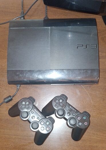 PS3 (Sony PlayStation 3): Əla vəziyəttə PS3 2 pult 24 oyun pes 2013 diski