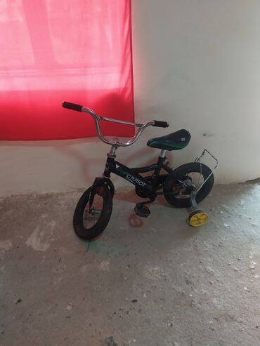 Uşaq velosipedləri: İşlənmiş Dörd təkərli Uşaq velosipedi Stels, 12", sürətlərin sayı: 1, Ünvandan götürmə