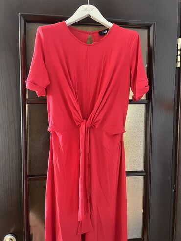 qırmızı don: Повседневное платье, S (EU 36)