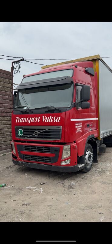 прицепы грузовые бу: Тягач, Volvo, 2013 г., Тентованный