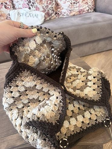 Çantalar: Əl işı toxunma çanta - Dizayn: Qəfəsvari “granny square” naxışlı — 7