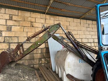 Traktorlar: Işlək vəziyyətdə - Güclü dizel mühərrik, mexaniki sürətlər qutusu - — 5