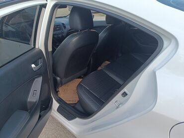 Kia: Kia K3: 1.6 l | 2017 il Sedan — 12