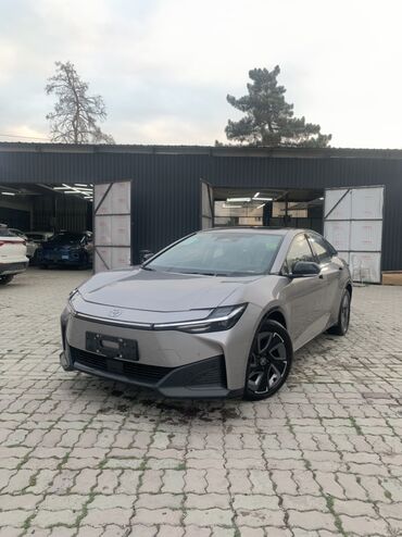 машина электирик: Toyota : 2024 г., 0.1 - engine capacity л, Автомат, Электромобиль, Седан