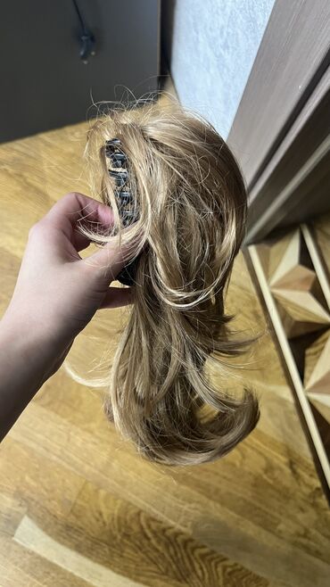 Təbii saçlar, pariklər: Parik, Süni — 9