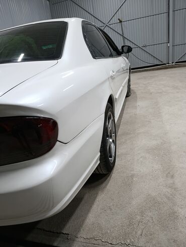 задняя крышка санта фе 2023: Hyundai Sonata: 2002 г., 2 л, Механика, Бензин, Седан