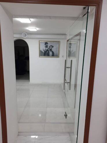 Digər kommersiya daşınmaz əmlakı: F U L. remont olunub . Gözəllik salonu həm kişilərə və gadinlara — 7