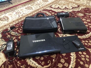 черное пальто: Ноутбук, Toshiba, Б/у, Для несложных задач